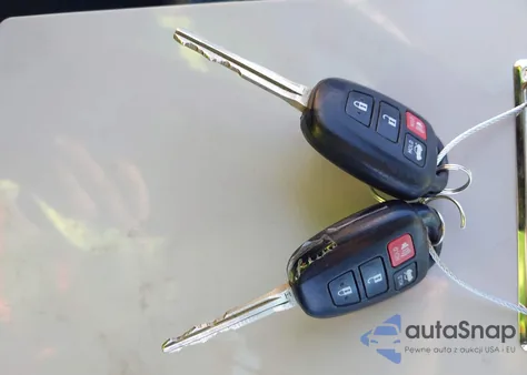 2015 Toyota Corolla S Plus из США, поврежденный, VIN 2T1BURHE9FC272952